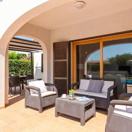 Nicolas By Escape Son Bou