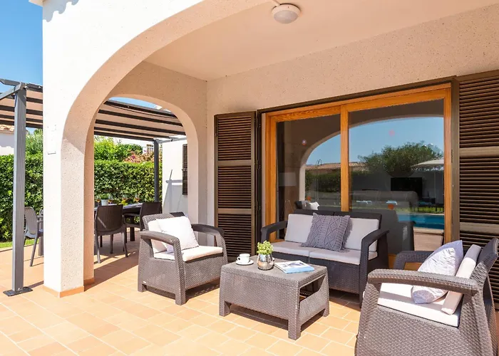 Nicolas By Escape Son Bou